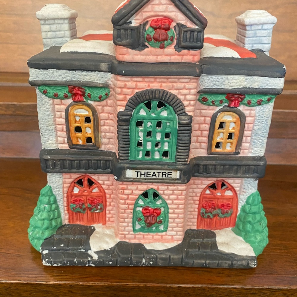 Holiday Theatre Decorative House - Multicolor